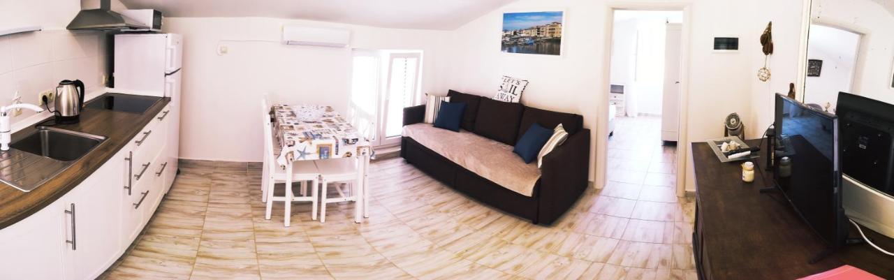 Appartements Dominique, With Private Terrace 苏佩塔斯卡德拉加 外观 照片